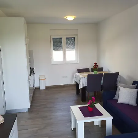 Apartment Deluxe Nin