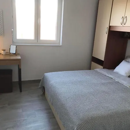 Apartment Deluxe *